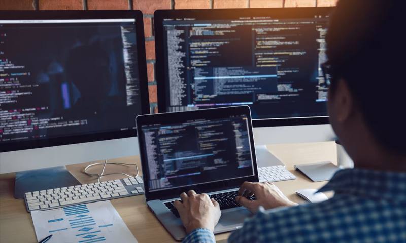数据科学选型：R与Python如何赋能惠水县网站建设？